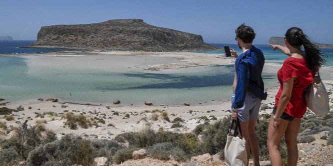 Megérkeztek az első turisták Görögországba - képek
