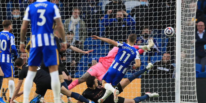 Kétgólos előnyről kapott ki a 10. perctől emberhátrányban játszó ManCity - videó