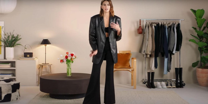 Cindy Crawford lánya Nanushka-ruhában pózol a Vogue videójában