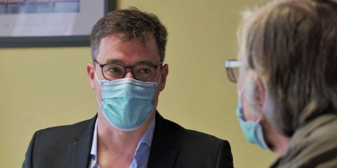 Parlamenti vagyonnyilatkozatában is csalhatott Karácsony, hamisan tüntethette fel adjunktusi címét