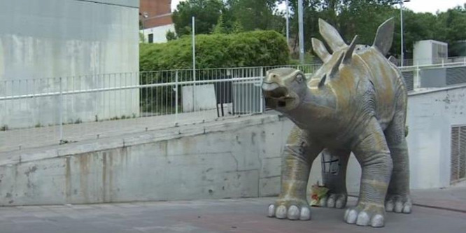 Egy dinoszauruszszoborban találták meg az eltűnt spanyol férfi holttestét