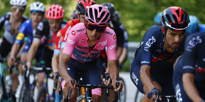 Bajba került a rózsaszín trikós a Giro d'Italia egyik legnehezebb szakaszán