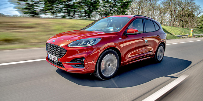 Megér a zöld rendszám plusz 2,5 millió forintot? - Ford Kuga FHEV teszt (2021)