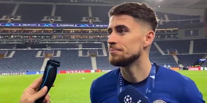 Egy fogadás miatt élő adásban borotválták meg a Chelsea BL-győztes focistáját - videó