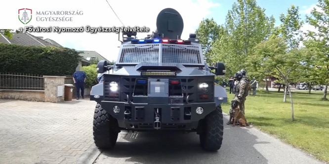 Páncélozott autót és bombakereső robotot is bevetett a TEK a terrorista elfogásánál – videó