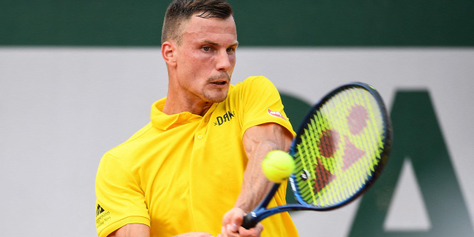 Fucsovics a második fordulóban kiesett a Roland Garroson