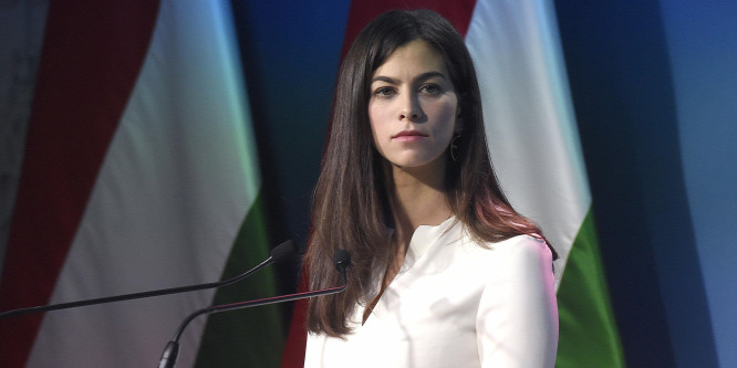 Szentkirályi Alexandra: Karácsony hátsó ajtókon keresztül menekül - videó