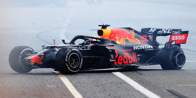 Hamilton számonkérte a Pirellit, Pérez szerint nem történt csalás a gumikkal