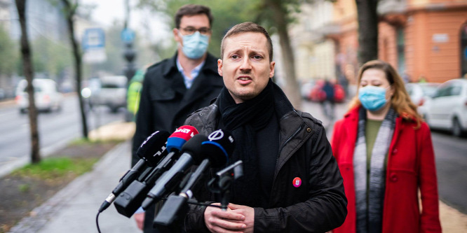 A Momentum minden áron védi a Gyurcsány-párti háziorvos gyanús szerződéseit