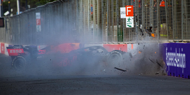 Trükközés okozta Verstappen és Stroll súlyos bakui balesetét?