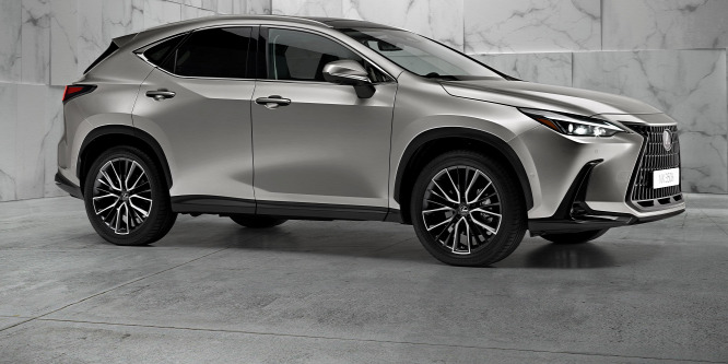 Célkeresztben az Audi Q5 és a BMW X3 - Lexus NX (2021) bemutató