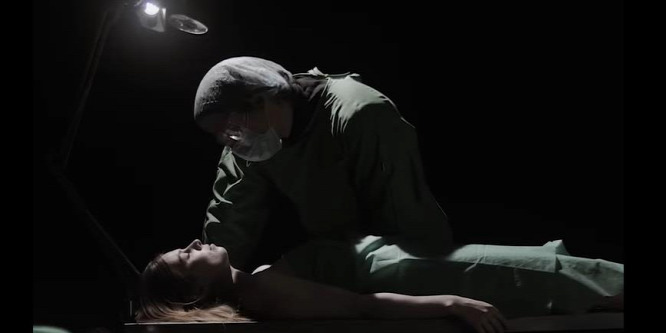 Egy boncasztal, egy patológus és a szerelem - Kissé morbid, mégis szerethető - Klippremier