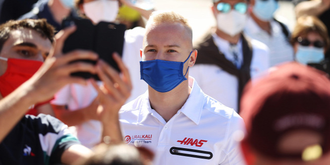 Majdnem Räikkönen sorsára jutott, de Mazepin marad a Forma-1-ben