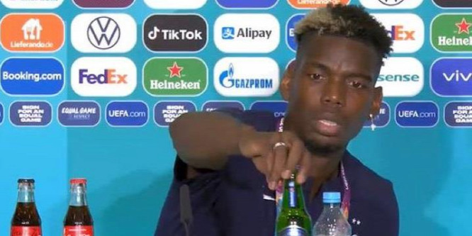 Pogba Ronaldót utánozta a sajtótájékoztatón - videó