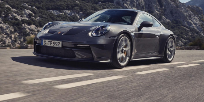 Szélvészgyors, de ezt nem kürtöli világgá - Porsche 911 GT3 Touring galéria