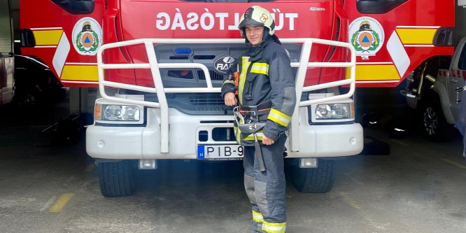 Hatalmas robbanásra, majd füstre lett figyelmes egy szabadnapos tűzoltó