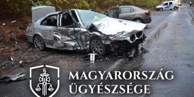 Olyan sebességgel száguldott BMW-jével, hogy már nem tudta irányítani, brutális karambol lett a vége – fotók