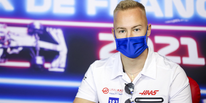 Mazepin bocsánatot kért Schumachertől, de nem a bakui tettéért