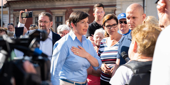 Kálmán Olga megsértődött, mert tüntettek Gyurcsányné budai piaclátogatása ellen