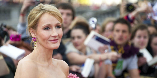 J. K. Rowling bírálta azt a skót törvényjavaslatot, amely férfiakat engedne női börtönökbe