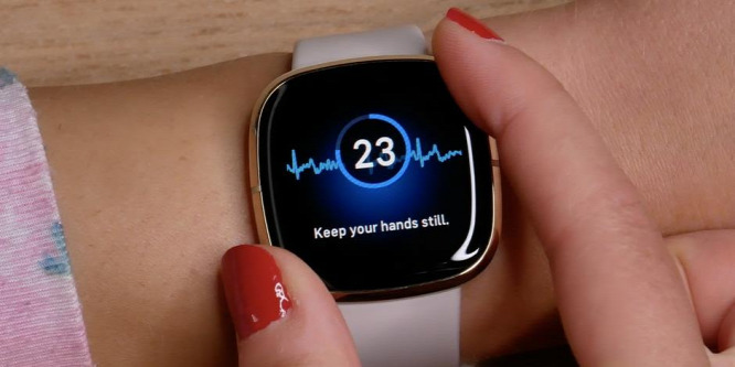 Tavasszal jönnek az új Fitbit okosórák