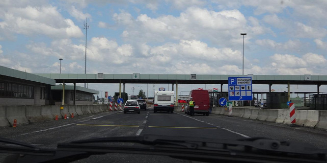 Több magyar határnál megszüntette a zárat a kormány - itt szabad az átjárás