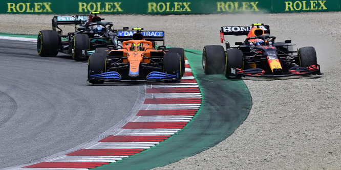 Verstappen magát is meglepte; Norris szerint Pérez butaságot csinált