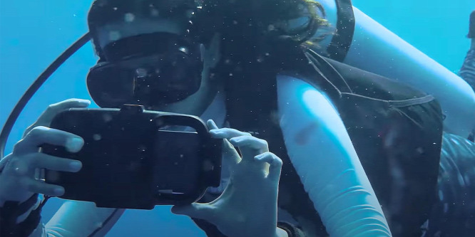A víz alatt filmezett Galaxy S21 Ultrával a Samsung és a NatGeo