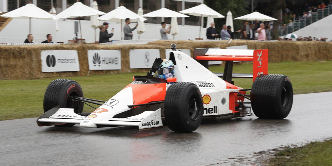 Ricciardo Senna McLarenjét, Andretti az első világbajnok Ferrarit vezette