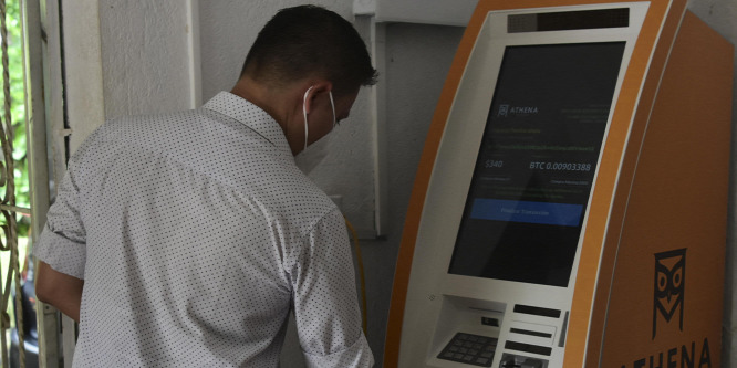 Ezekben az országokban van a legtöbb kriptovaluta-ATM
