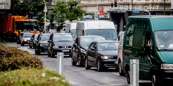 Megvan az évszám: hamarosan megszűnhet a hagyományos üzemű autók értékesítése az EU-ban