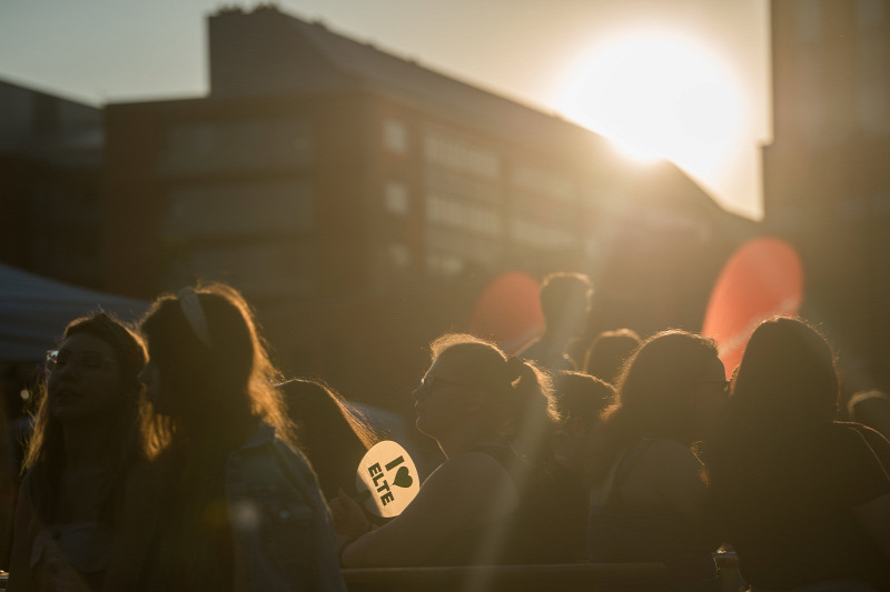 A Pont Ott Party résztvevői a felsőoktatási ponthatárok bejelentésén Budapesten, az ELTE Lágymányosi Campusán 2019. július 24-én.
