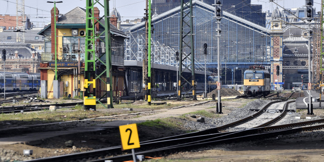 Változás a Nyugati pályaudvarnál