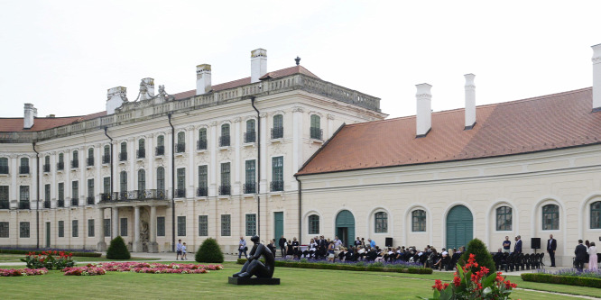 Átadták a fertődi Esterházy kastély felújított szárnyát - képek
