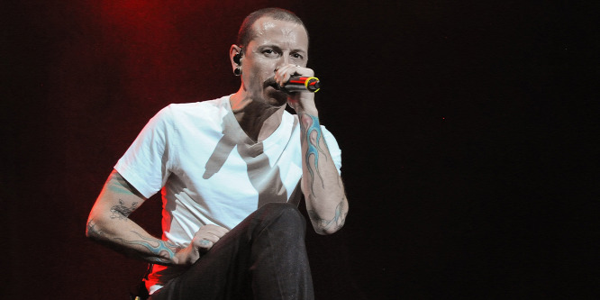 Hat gyermek maradt apa nélkül, miután Chester Bennington felakasztotta magát