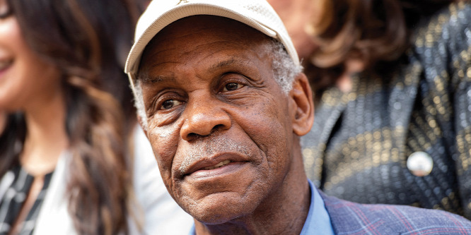 Els fszerepét játszotta, mikor epilepsziás rohamot kapott - 75 éves lett Danny Glover, a Halálos fegyver sztárja