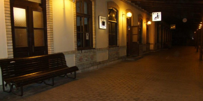 Kalauzra támadt egy férfi, mert szóvá tette, hogy helytelenül viseli a maszkot