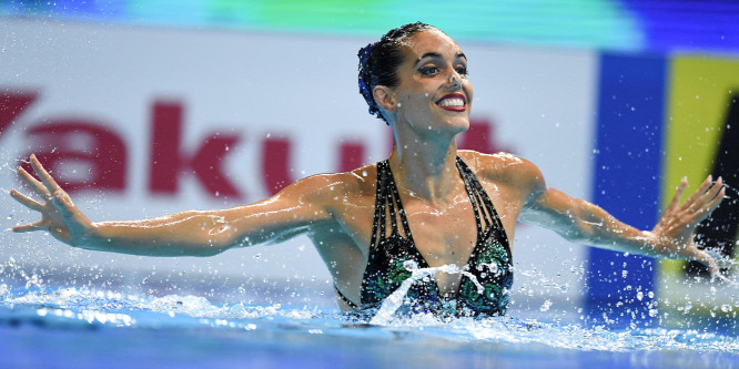Szoptatás közben borult ki az olimpia miatt a spanyol szinkronúszó - videó