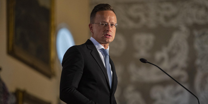 Szijjártó Péter: Csak az oltás véd meg minket a járványtól