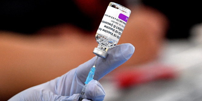 Figyelem! Ezt a súlyos mellékhatást okozhatja az AstraZeneca oltóanyaga