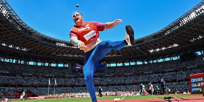 Hét centire volt saját világcsúcsától az olimpiai bajnoki címét megvédő atléta