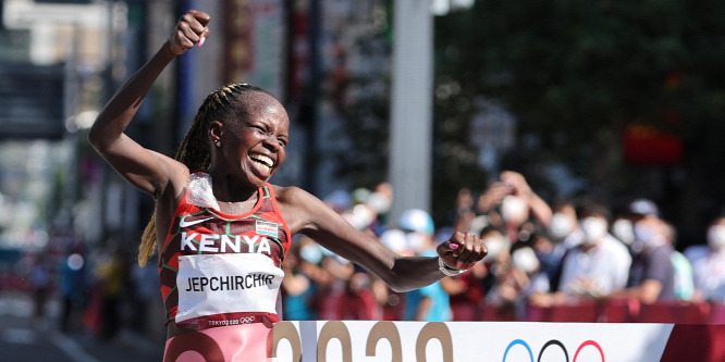 Kettős kenyai siker női maratonfutásban