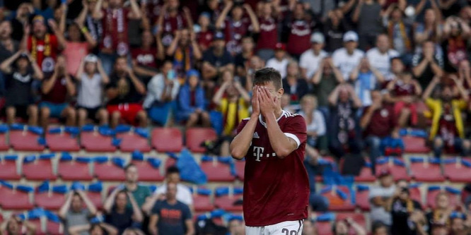 A szurkolók rasszista viselkedése miatt az UEFA megbüntette a cseh rekordbajnokot
