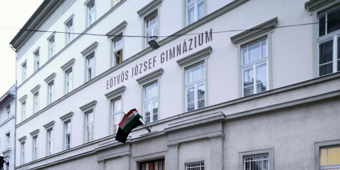 A diákok szexuális beállítottsága után kutakodtak egy magyar gimnáziumban