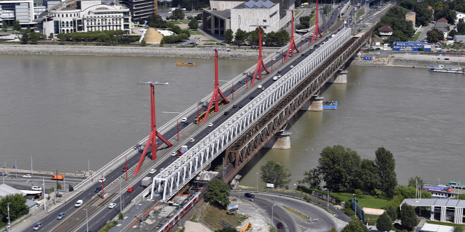 Forgalomkorlátozásra kell készülni vasárnap Budapesten: itt lesznek lezárások