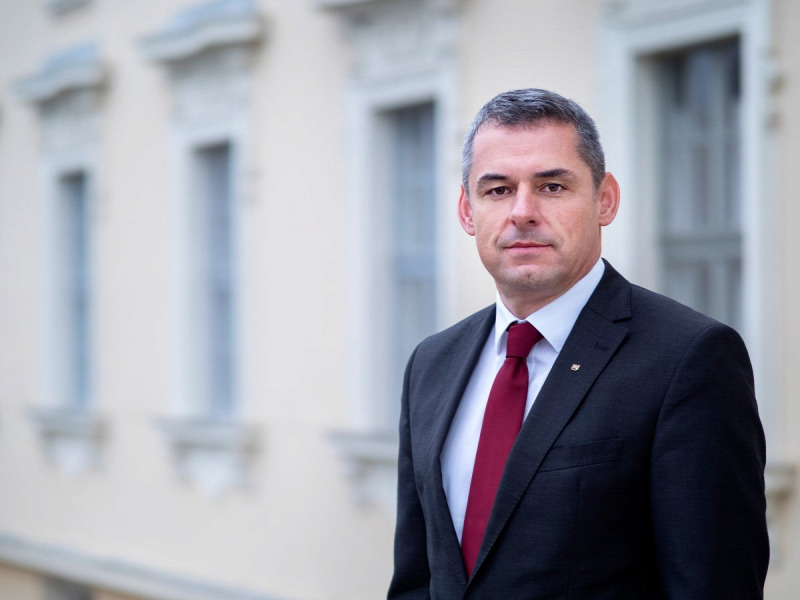 Dr. Gyuricza Csaba