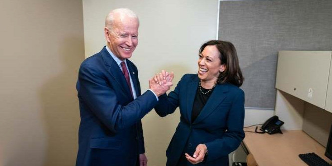 Az egész világ Joe Biden alelnöknjén nevet - videó