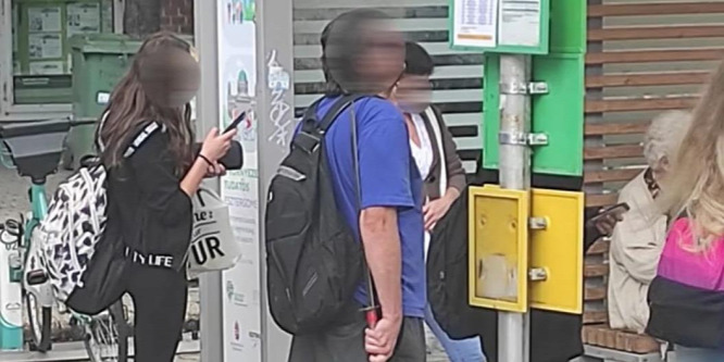 Szamurájkarddal a kezében sétált egy férfi Esztergomban - videó
