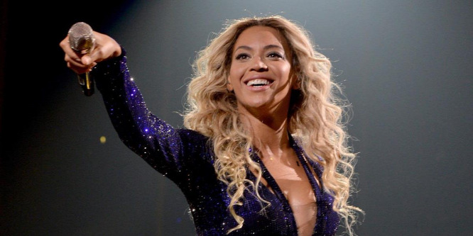 Beyoncé ruhája valójában semmit nem takar