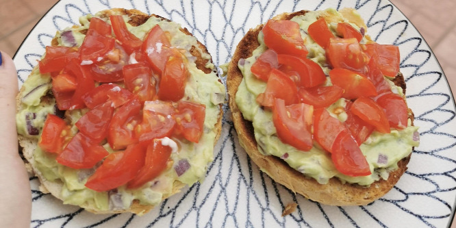 Nyári ízek - Avokádós bruschetta